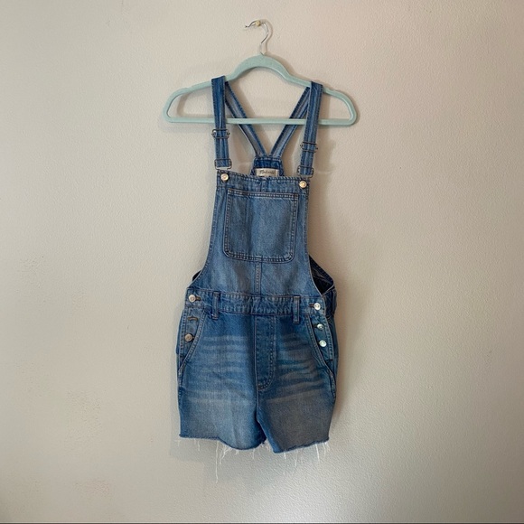 Madewell Denim - Madewell Denim Short Overalls in Phillips Wash. Size S.